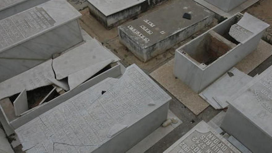 Investigan el destrozo de tumbas judías en Málaga