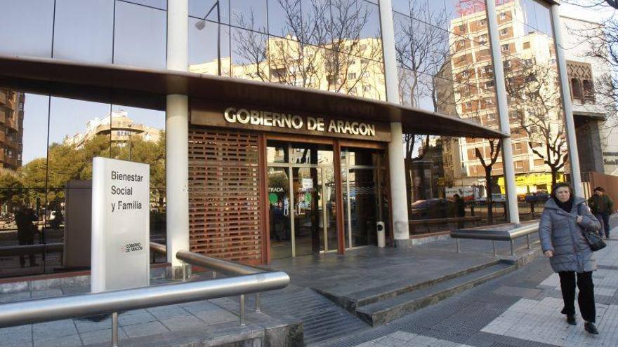 La Administración recorta 3.200 empleos en Aragón desde el 2012