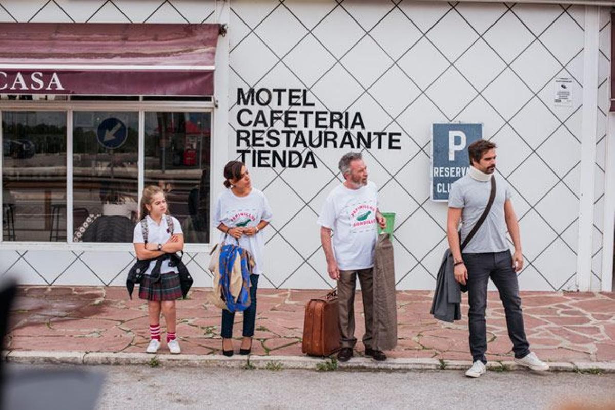 Mafalda Carbonell, Inma Cuesta, Óscar Martínez y Nacho López, en 'Vivir dos veces'
