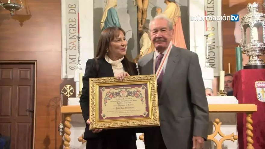La saeta y la mantilla ensalzan la tradición en el corazón de Alicante