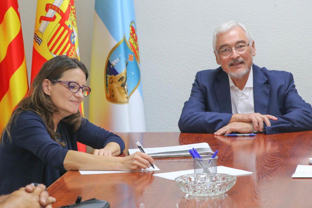 La vicepresidenta del Consell anuncia que el centro de dependientes abrirá en otoño como punto de encuentro y después con otras dependencias