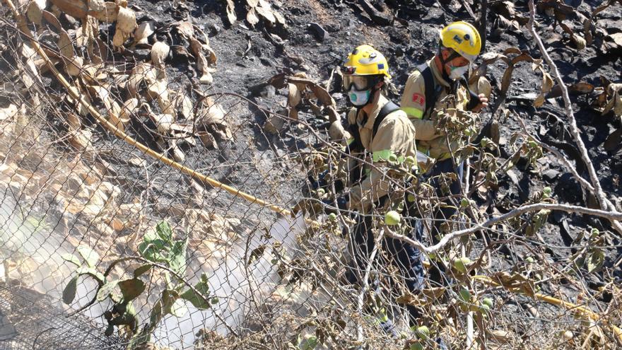 Els Bombers donen per extingit l&#039;incendi de Portbou