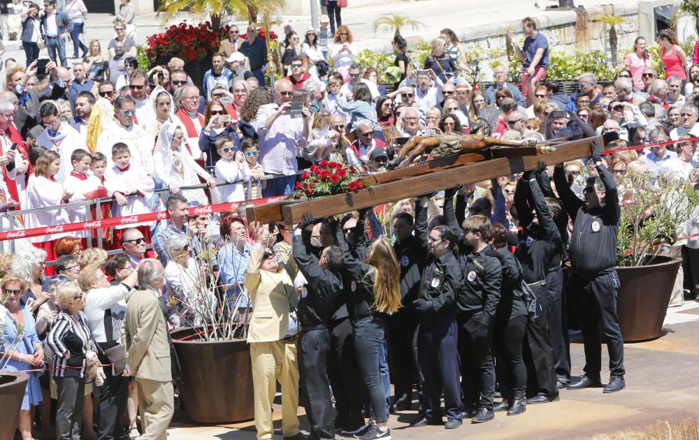 La imagen del Cristo del Grao recorre las calles d