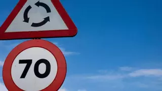 Estas son las nuevas señales de tráfico que ha presentado la DGT y que han despertado todo tipo de comentarios: "La DGT no quiere que me saque el carnet"