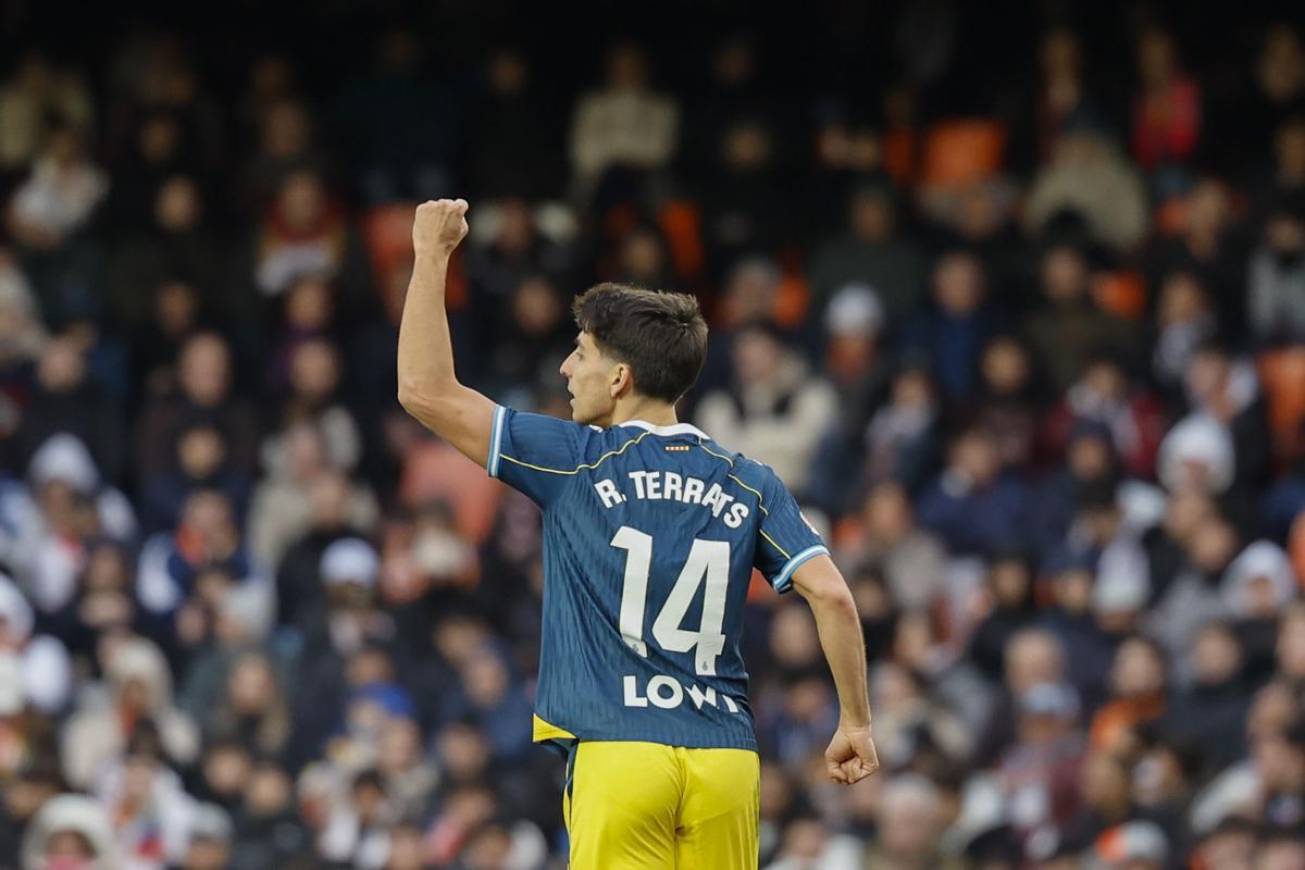 Terrats, futbolista del Espanyol, celebrando su gol en Valencia