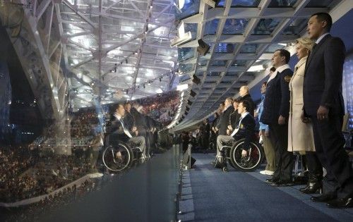 La ceremonia de apertura de los Paralímpicos de Sochi, donde Jon Santacana ha sido el abanderado español