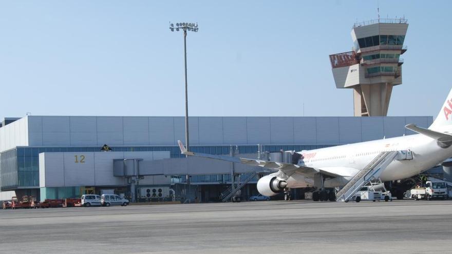 Archivo - Aeropuerto de Gran Canaria