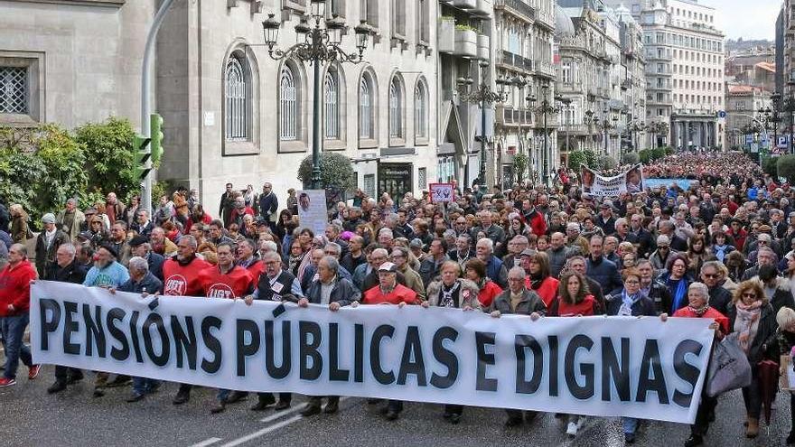 Manifestación de los pensionistas en el centro de Vigo el pasado 17 de marzo. // Marta G. Brea