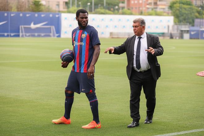 Así ha sido la presentación de Franck Kessie