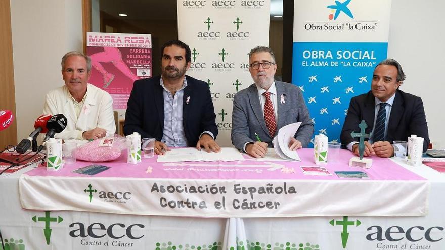 Organizadores de la carrera contra el cáncer de mama.