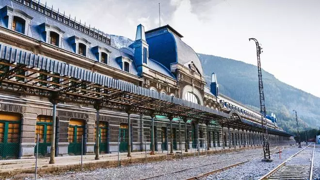 Las 10 estaciones de tren más espectaculares de España