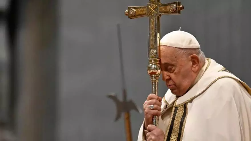 DIRECTO | Misa en la catedral de la Almudena por la muerte del Papa Francisco