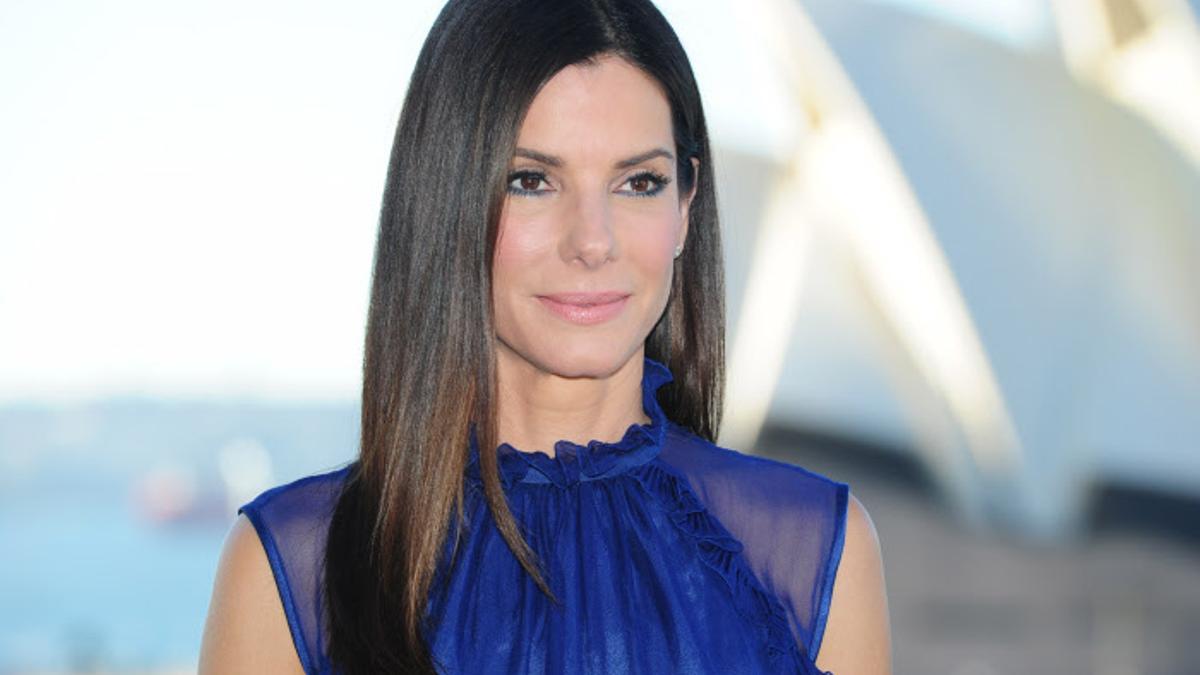 Sandra Bullock reaparece irreconocible con un nuevo rostro