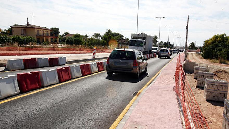 Las obras han superado ya el ecuador y un margen de la carretera ya está finalizado.