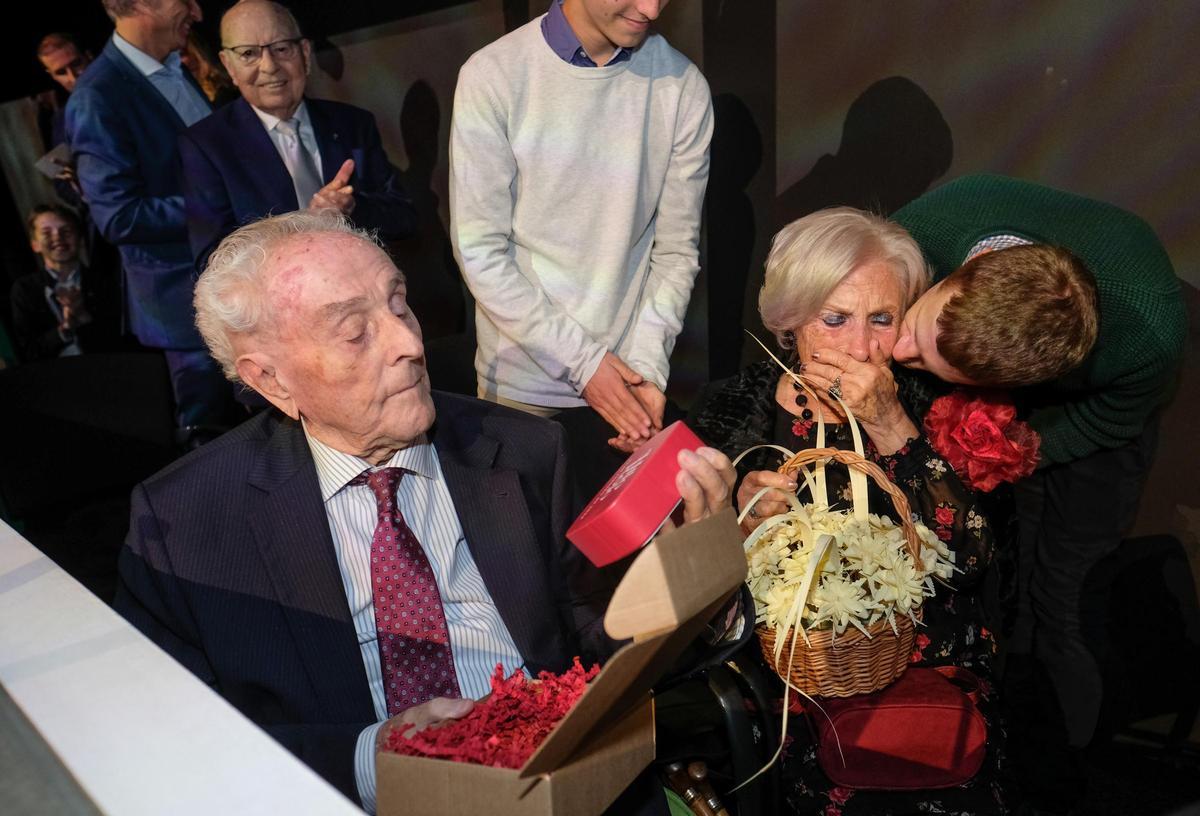 Antonio Antón junto a su mujer en la gala en 2024 por el aniversario del Grupo Antón en Elche