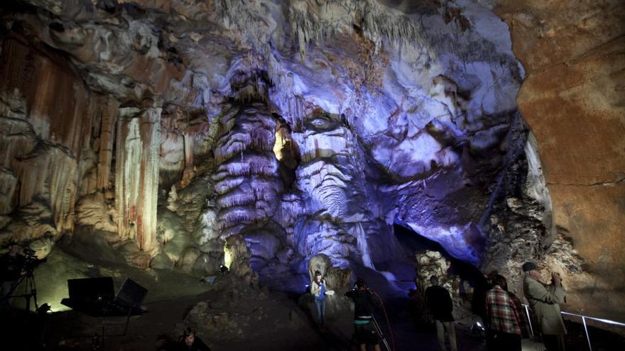 Charla sobre los últimos cien años de vida de la cueva de La Peña