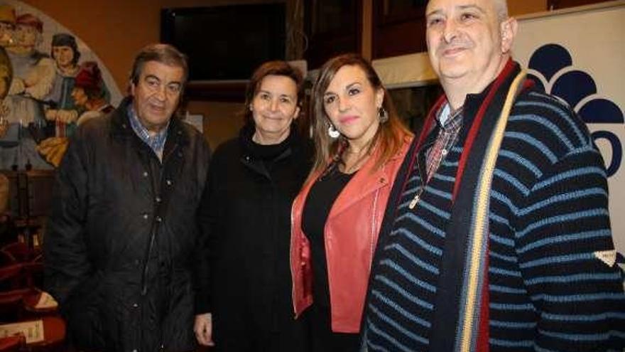 Por la izquierda, Francisco Álvarez-Cascos, Carmen Moriyón, Carmen Rodríguez y José Ramón González, ayer, en Luarca.