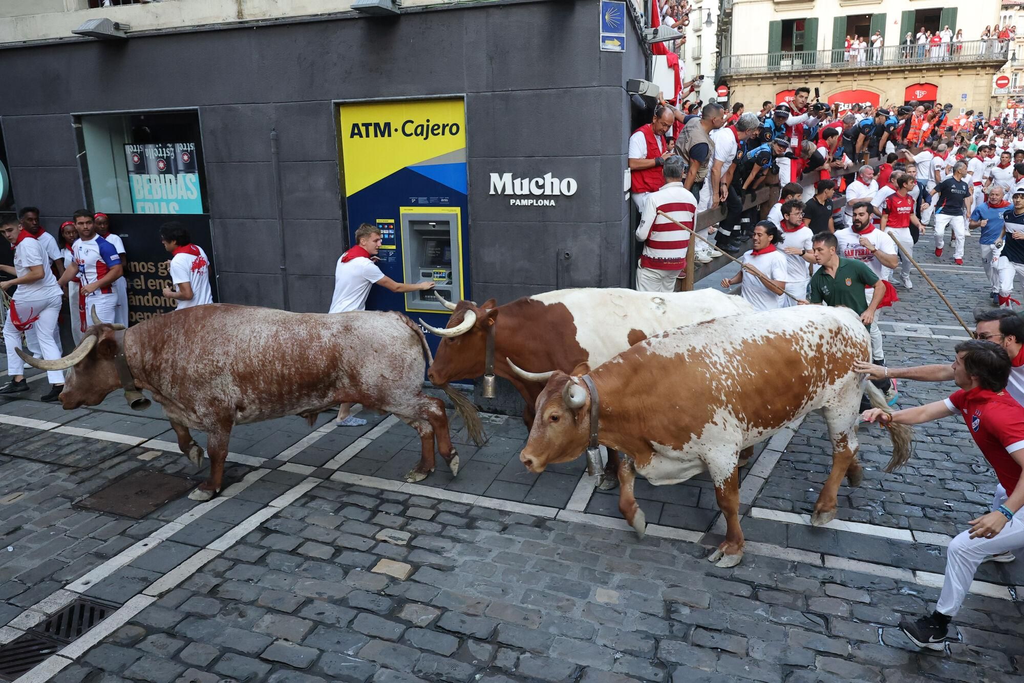 El quinto encierro de los Sanfermines 2025, en imágenes.