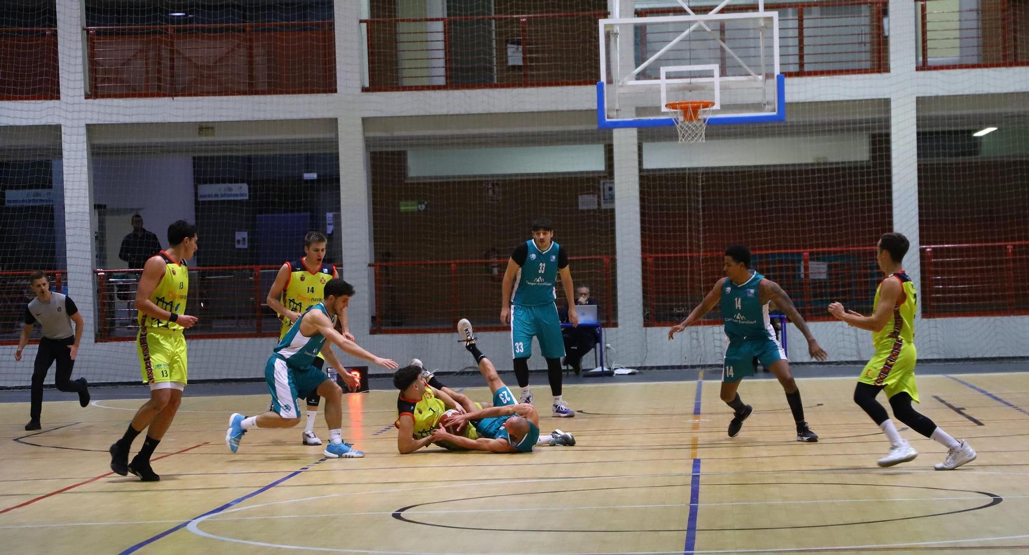 El derbi Camper Eurogaza UCB - Climanavas Agrometal Peñarroya en imágenes