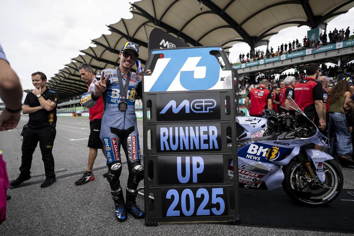 Àlex Márquez, con la pizarra soñada: subcampeón del mundo de MotoGP.