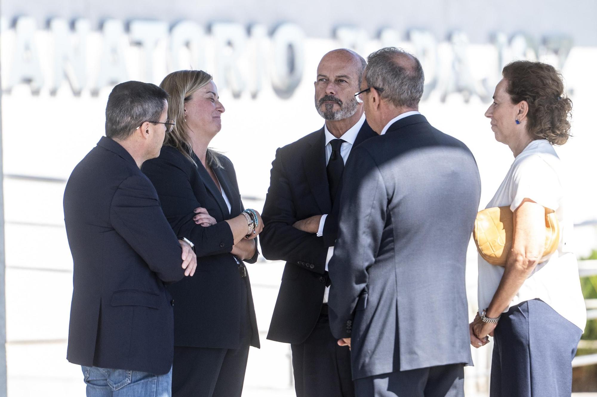 Fotogalería | Compañeros y allegados despiden a Fernández Vara