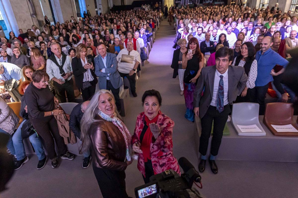 EN IMÁGENES: Las premios "Princesa" María Pagés y Carmen Linares protagonizan la presentación del documental sobre flamenco en La Vega EN IMÁGENES: Las premios "Princesa" María Pagés y Carmen Linares protagonizan la presentación del documental sobre flamenco en La Vega