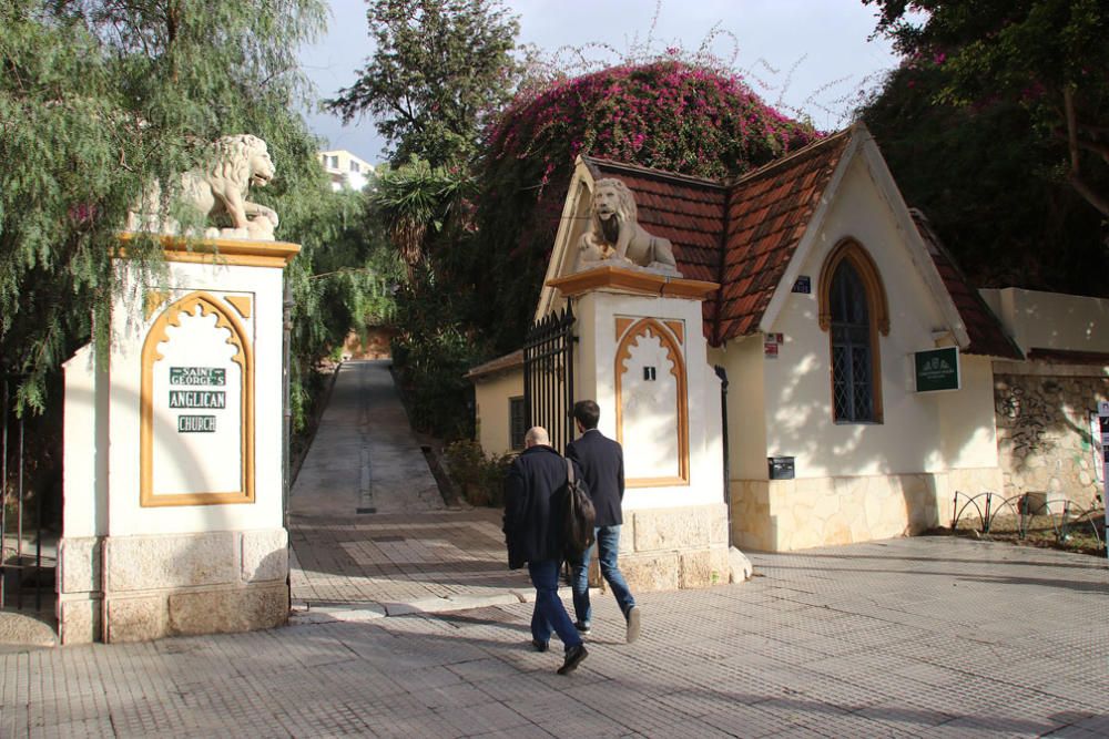 Entrada al Cementerio Inglés, en el Paseo de Príes.