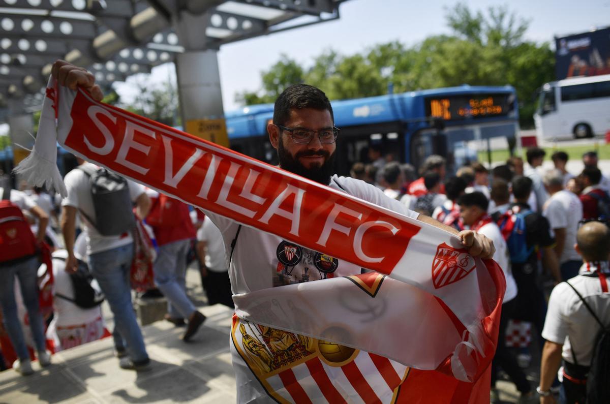 Final de la Europa League: la afición del Sevilla toma Budapest