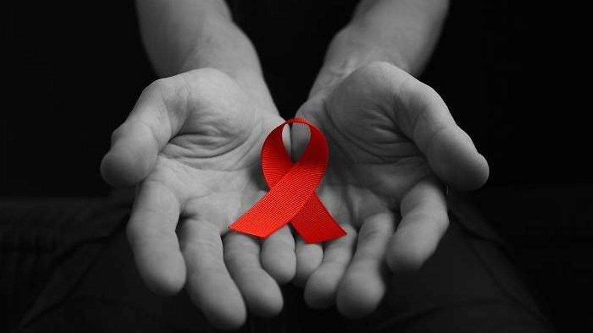 Un lazo rojo y mi agradecimiento a los que luchan y lucharon contra el sida