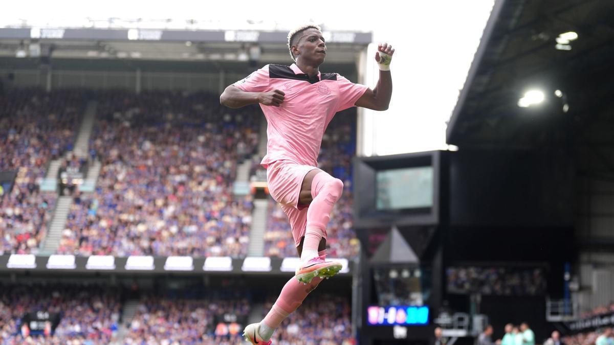Nilson Angulo celebra su gol con el Sunderland en la primera jornada de la Premier League.