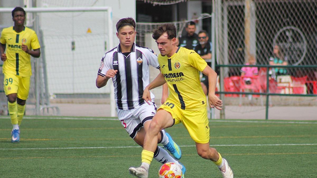 Portela ha militado muchas temporadas en la Cantera Grogueta, desde alevín hasta el juvenil A.