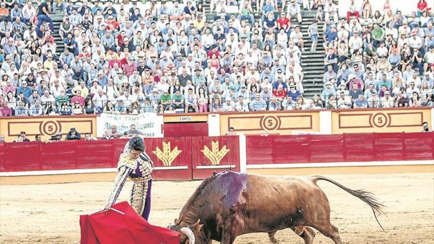 Piden que se «presione» a la empresa de la plaza de toros de Badajoz para que sea accesible