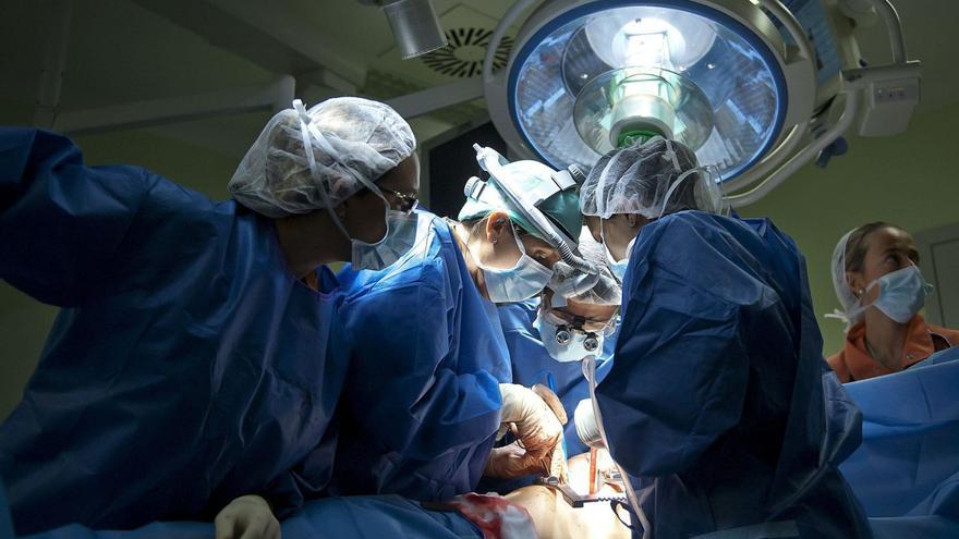 Un paciente de Cartagena reclama 100.000 euros por extirparle un tumor inexistente en la cara