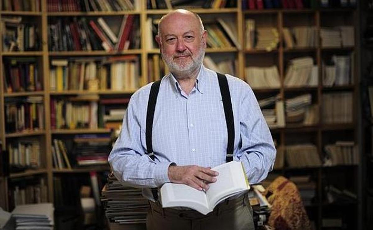 El escritor Juan Eslava Galán.