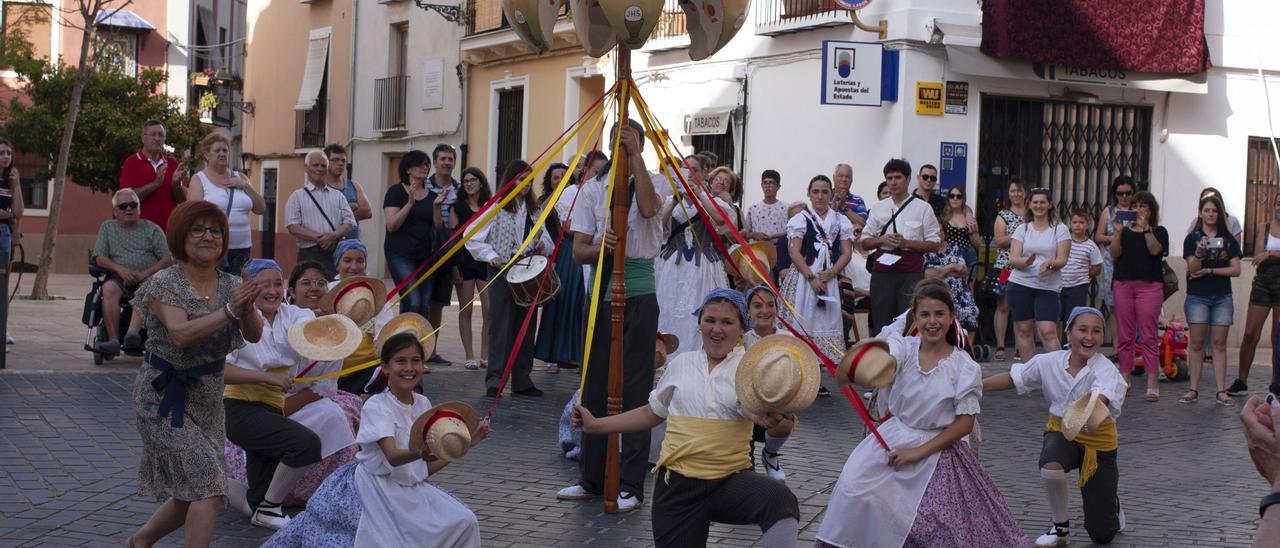 Ball de la Magrana en el Corpus de Xàtiva.