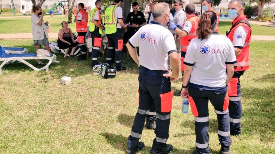 Al menos 26 intoxicados por una fuga de cloro en la piscina de un hotel del Port d’Alcúdia