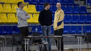 Joan Peñarroya, con Juan Carlos Navarro y Mario Bruno Fernández, en el Palau Blaugrana
