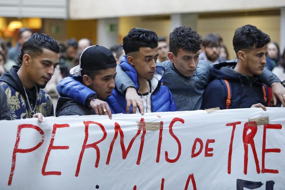 Joves migrants tancats a la UdG