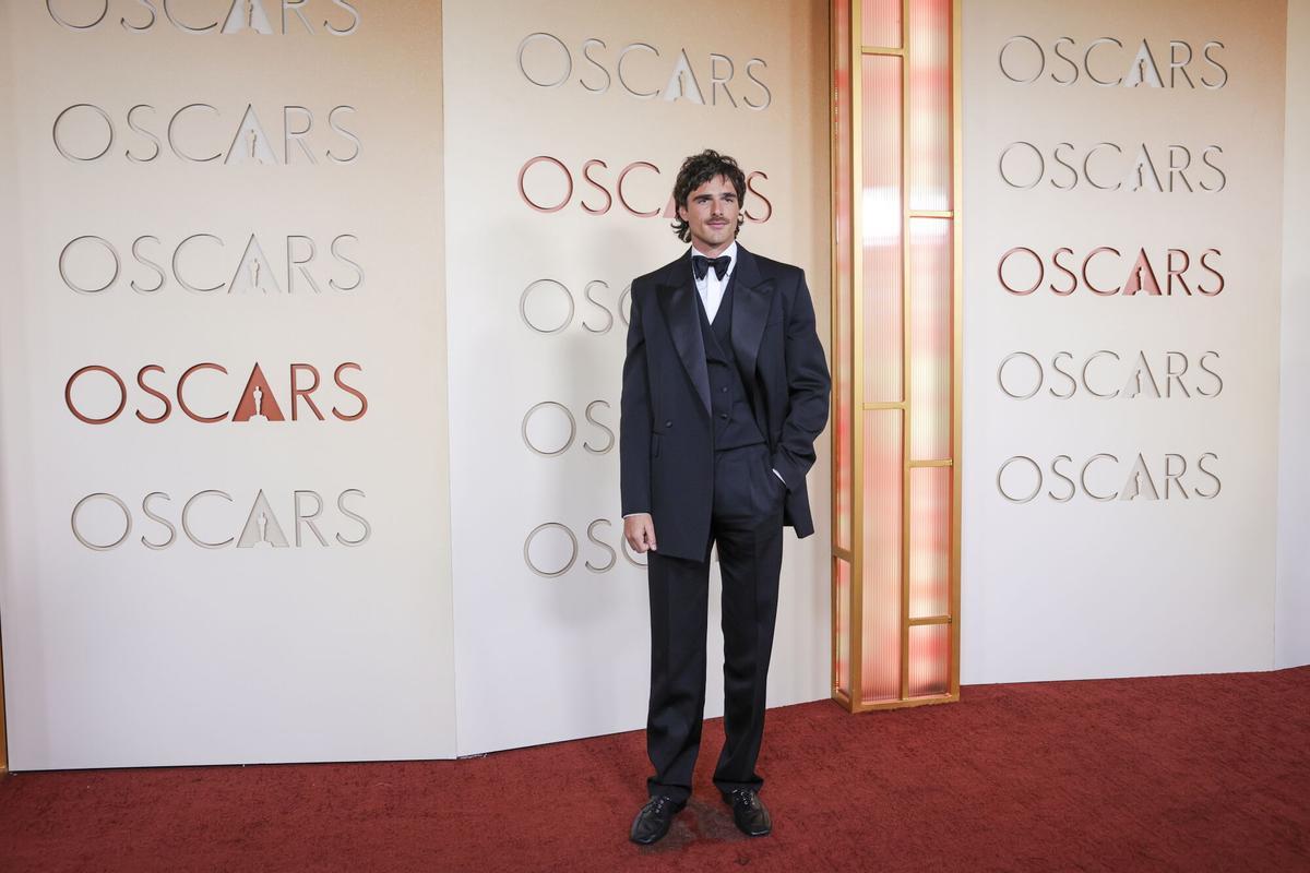 LOS ANGELES (United States), 15/03/2026.- Australian actor Jacob Elordi arrives on the red carpet ahead of the 98th annual Academy Awards ceremony at the Dolby Theatre in the Hollywood neighborhood of Los Angeles, California, USA, 15 March 2026. The Oscars are presented for outstanding individual or collective efforts in filmmaking in 24 categories. EFE/EPA/RYAN SUN