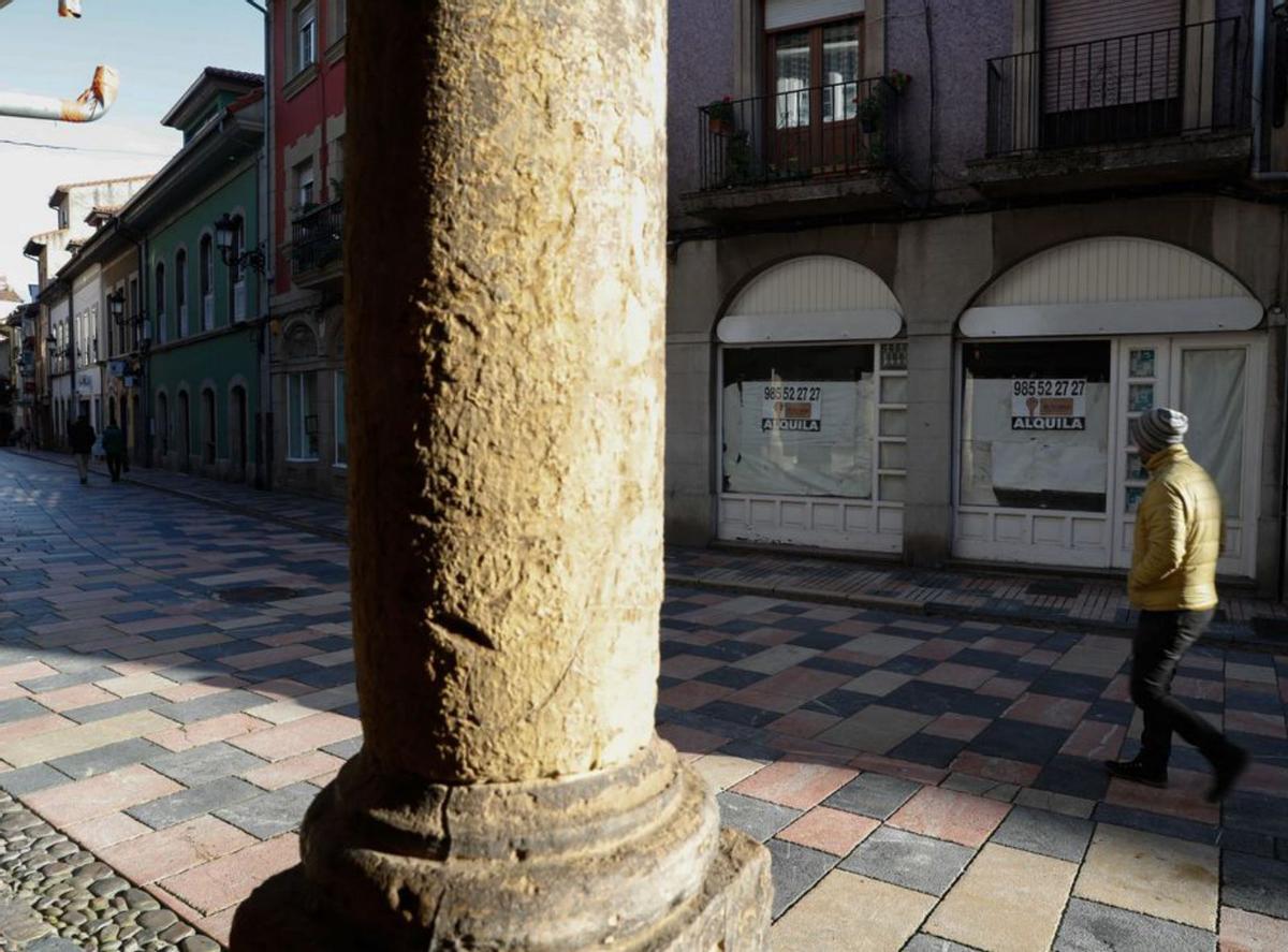 Un bajo en alquiler en la calle Rivero. | Mara Villamuza