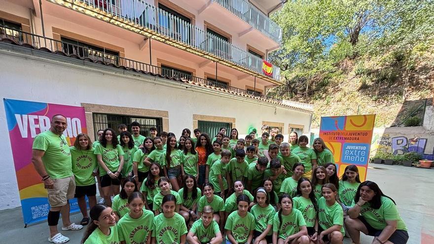 El campamento de verano que mira al cielo de Extremadura y arrasa entre los adolescentes