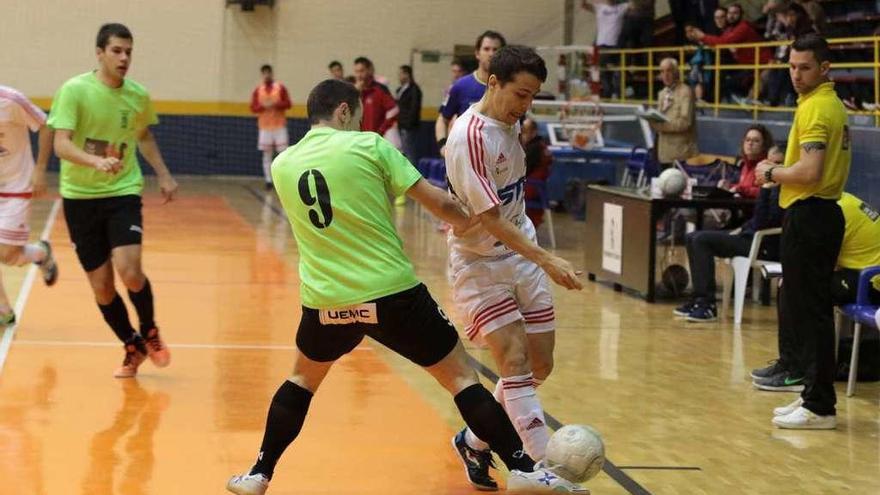 Un avance del FS Zamora en el partido disputado en el Angel Nieto ayer.