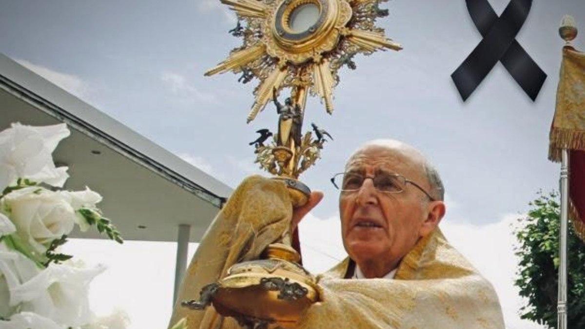 Manuel Pérez Villar en una foto difundida por la Xunta de Confrarías da Semana Santa de Santiago de Compostela.