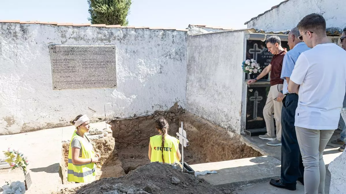 Los primeros trabajos arqueológicos en Villamesías hallan seis cuerpos en una posible fosa común del franquismo