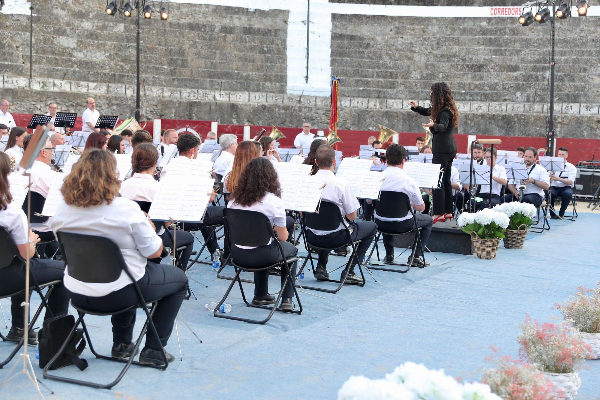 Bocairent recibe a Nerea y la corte a los sones de "Nerea"