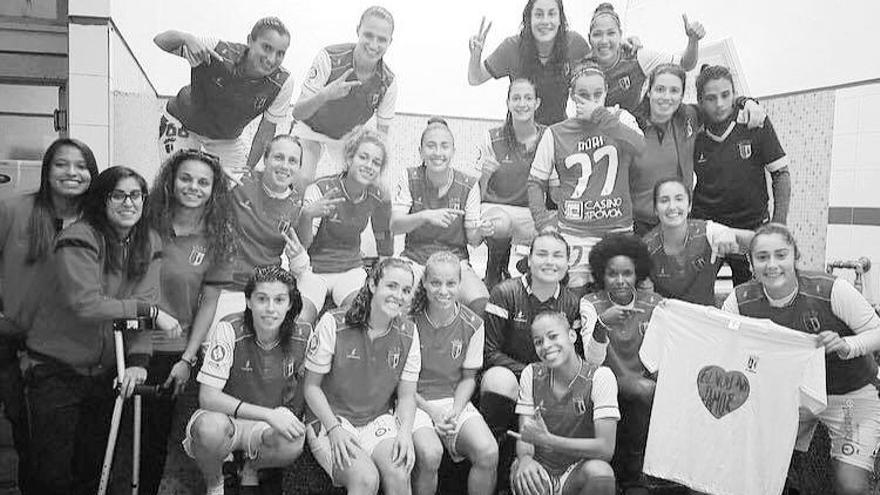 Las jugadoras del SC Braga, antes de la final de la Taça de Portugal. // S. Gomes