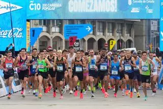 La carrera popular Coruña10 regresa contra viento y marea
