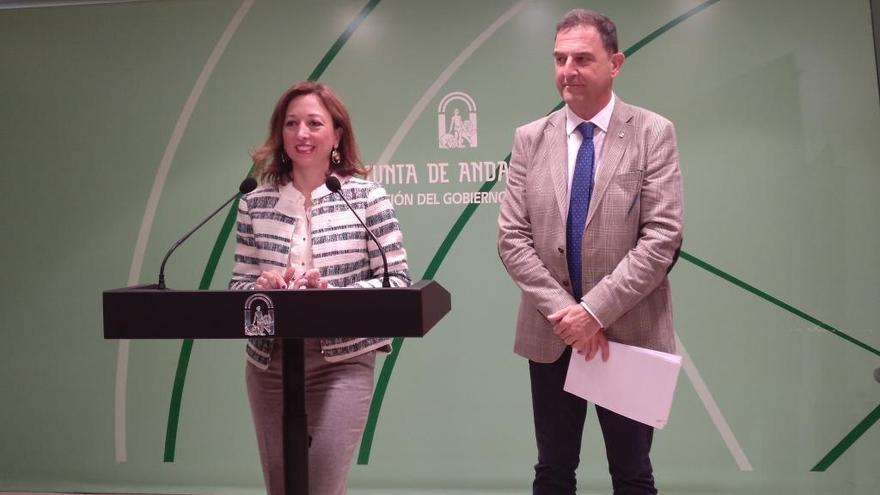 Patricia Navarro y Carlos Bautista, hoy en la Delegación del Gobierno andaluz.