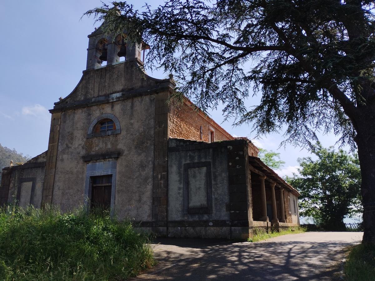 Iglesia de Bonielles, donde está enterrado Alejandro Mon.