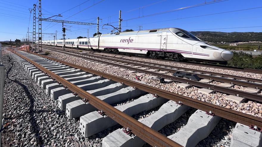 Las obras del tercer hilo del Corredor entre Castelló y València están al 90%, pero aún no hay fecha para su final